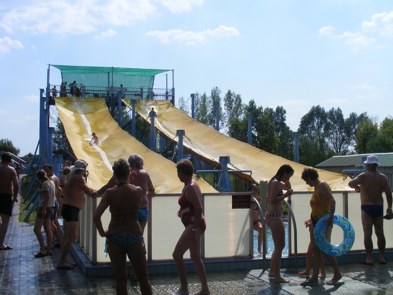 Községi Önkormányzat Fürdő és Gyógyászati Központ - Ponyvacsúszda