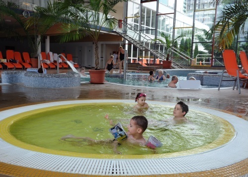 Hunguest Hotels Zrt. Hotel Béke - Belső gyerekmedence