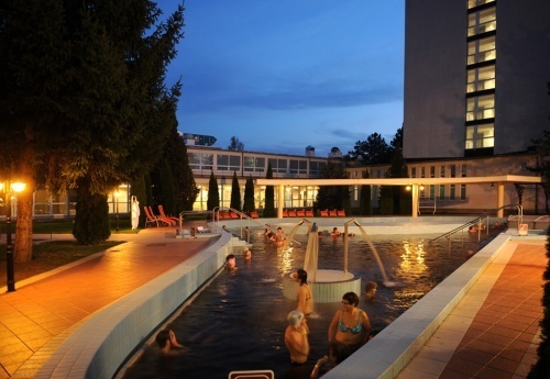 Hunguest Hotels Zrt. Hotel Béke - Kültéri gyógymedence