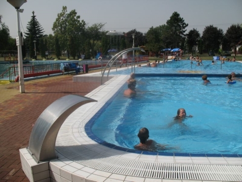 Tiszafüredi Sanitas Corporis - medence