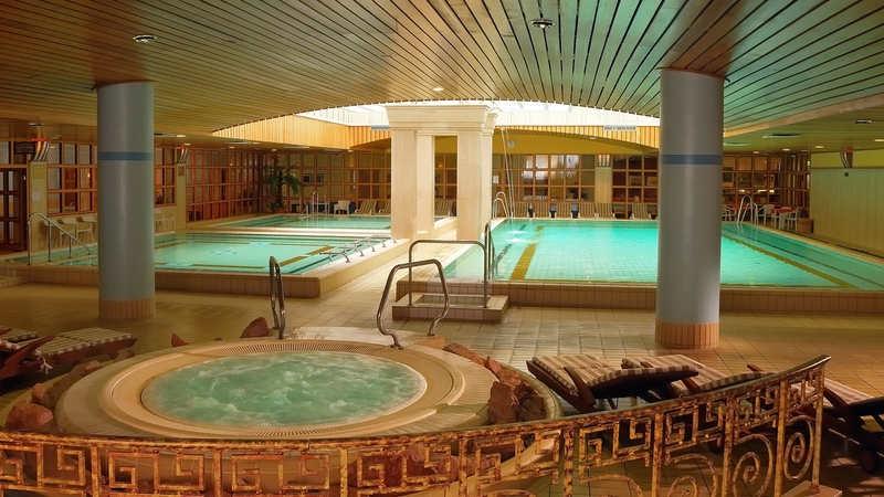 Aquincum Hotel Budapesten - medencék