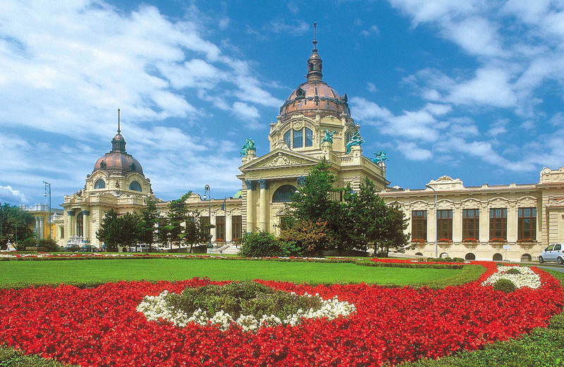 Széchenyi Gyógyfürdő Budapesten - kert