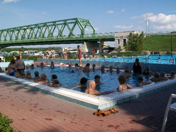 Dunaföldvári Gyógy-és Strandfürdő - fürdő