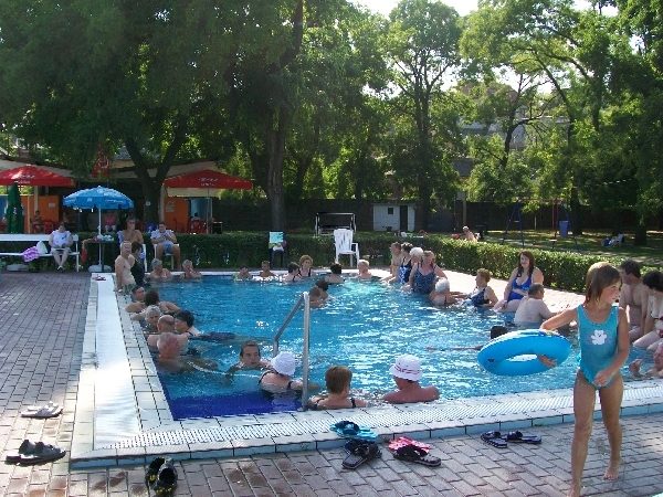 Dunaföldvári Gyógy-és Strandfürdő - medence