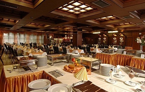 Hunguest Hotel Flóra Gyógyszálló és Gyógyfürdő Egerben - étterem