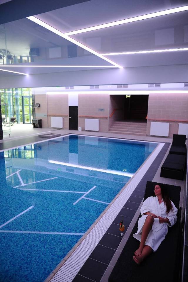 Eger-Park Hotel - medence