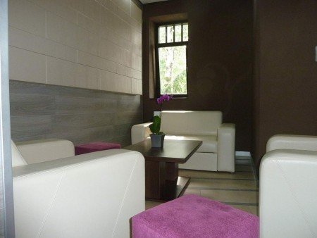Hotel Fürdőház Nyíregyházán - társalgó
