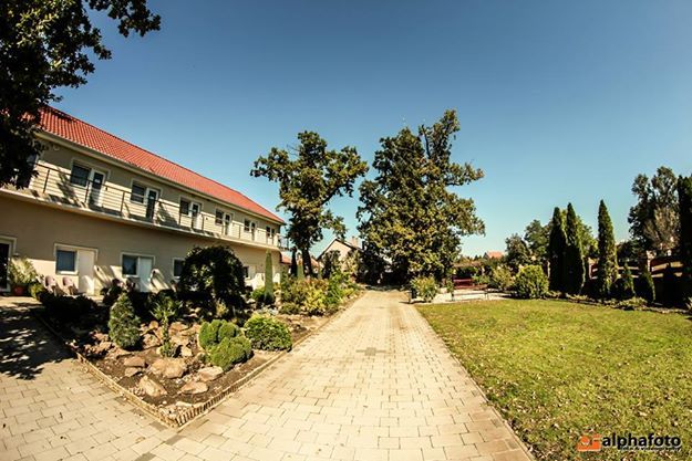 Andrássy Thermál Hotel Jászapátiban - épület és környezet