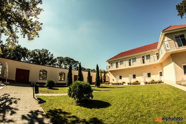 Andrássy Thermál Hotel Jászapátiban - épület és környezet