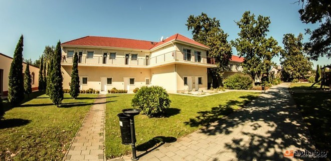 Andrássy Thermál Hotel Jászapátiban - épület és környezet