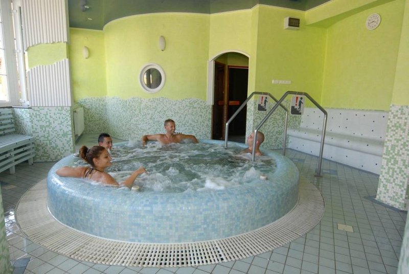 Hotel Rudolf Terápia Hajdúszoboszlón - élménymedence
