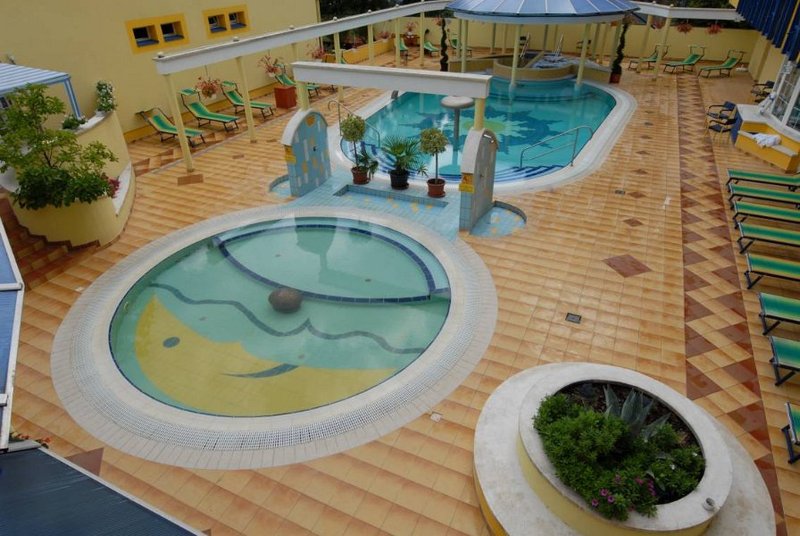 Hotel Rudolf Terápia Hajdúszoboszlón - belső medencék