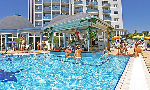 Hotel Silver Terápia Hajdúszoboszlón - Főépület - strand
