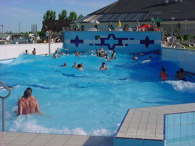 Gyógyfürdő Tiszaújváros - hullám medence