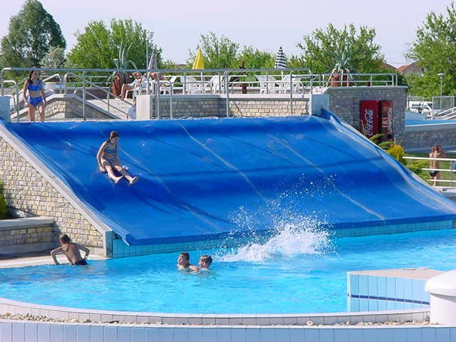 Gyógyfürdő Tiszaújváros - csúszda