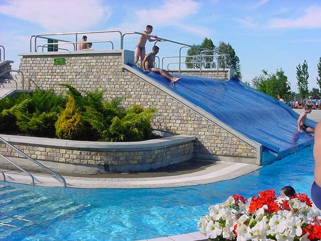 Gyógyfürdő Tiszaújváros - csúszda