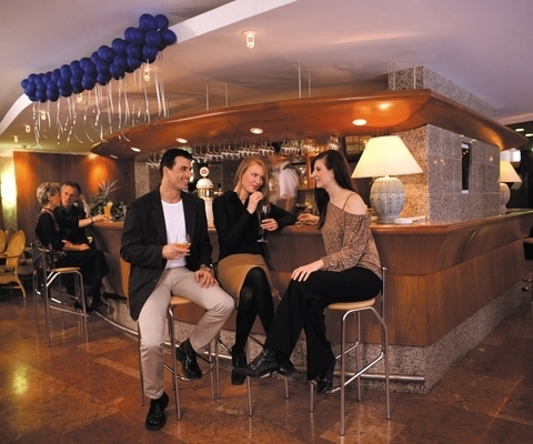 Naturmed Hotel Carbona Superior Hévízen - bár