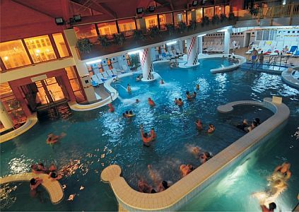 Freya Hotel Gyógyszálló Zalakaroson - medence
