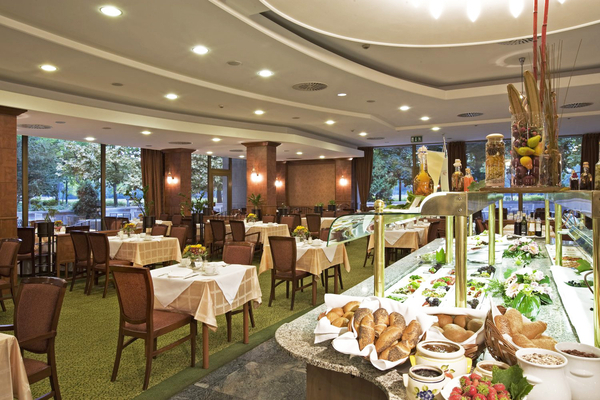 Danubius Health Spa Resort Margitsziget**** Superior Budapesten - étterem