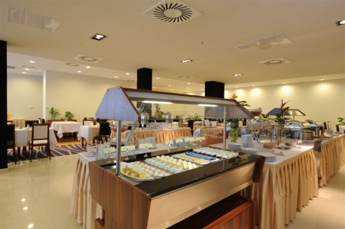 Hunguest Hotel Forrás Szegeden - svédasztal