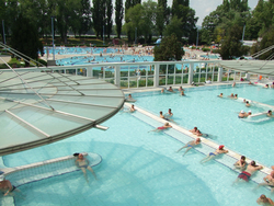 A fürdő bejelentése szerint a Dagály Strandfürdő és Uszoda várhatóan 2016. augusztus 31-ig üzemel.  