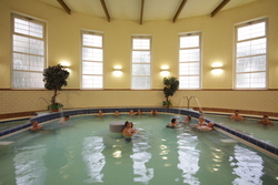 November 16-tól kaphatók a 2016-ra szóló éves -, fél- és negyedbérletek a budapesti gyógyfürdőkbe. Böngésszen a kínálatban, sok kedvező megoldással találkozhat.  