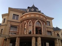 Gyógyszolgáltatásokat is nyújtó medhotelt adtak át Nyíradony-Tamásipusztán. Az Európai Unió 997 millió forinttal támogatta a kétmilliárd forintos beruházást. 