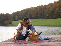 A két évvel ezelőtt elkezdett munka eredményeként egy háromcsillagos, wellnessrészleggel rendelkező szálláshely várja a nyugodt pihenésre vágyó, illetve az aktív kikapcsolódást kedvelő vendégeket.  