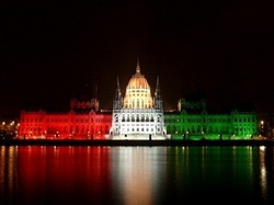 Van már programjuk az augusztus 20-i hosszú hétvégére? Jussanak eszükbe a gyógyfürdők, hiszen nyitva lesznek, és mint mindig, most is kellmes kikapcsolódást nyújtanak.  