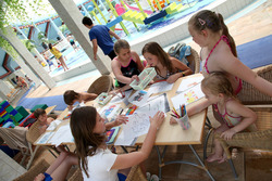 Ha emlékezetessé akarja tenni családja a számára az idei húsvétot, keressék fel az Aquaticum Mediterán Élményfürdőt Debrecenben!  A legkisebbeket kézművesz foglalkozások várják, a felnőtteket szaunaszeánsz, és még sok minden más...  