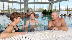 2014. május 2-án éjszakai fürdőzés lesz a Sárvári Gyógy- és Termálfürdőben. Ha nem felel meg az időpont, később is pótolhatja az élményt. A további időpontok: 2014. 06. 06.,    2014. 07. 11., 2014. 07. 25., 2014. 08. 08., 2014. 08. 22., 2014. 10. 24., 2014. 12. 05.  