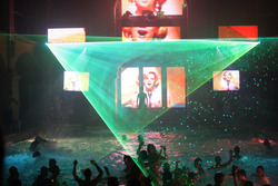 ...avagy a budapesti fürdő- és bulikultúra egy kihagyhatatlan fénypontja.   