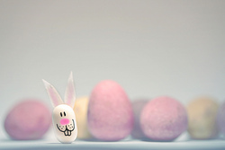 A Húsvéti Nyuszi-váró hétvégén, április 5-én és 6-án a legkisebb vendégeket egész napos húsvéti kézműves- és gyerekprogramok várják a Ceglédi Gyógyfürdőben. Lesz tojáskeresés is!  