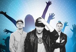 Elkezdődött szünidő, hol lehetne jobban eltölteni az időt, mint a strandon? 2015. június 21-én vasárnap a Püspökladányi Gyógy- és Strandfürdőben ráadásul 20:00-tól 01:00 óráig éjszakai fürdő is lesz discóval. 