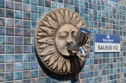 Bükkszék változatos természeti környezetben lévő üdülőfalu, a Bükk hegység nyugati lábánál, a Tarna völgyének peremén fekszik. Itt termelik ki 540 m mélyről a hazánkban egyik legnépszerűbb, 39 °C hőmérsékletű SALVUS gyógyvizet. 