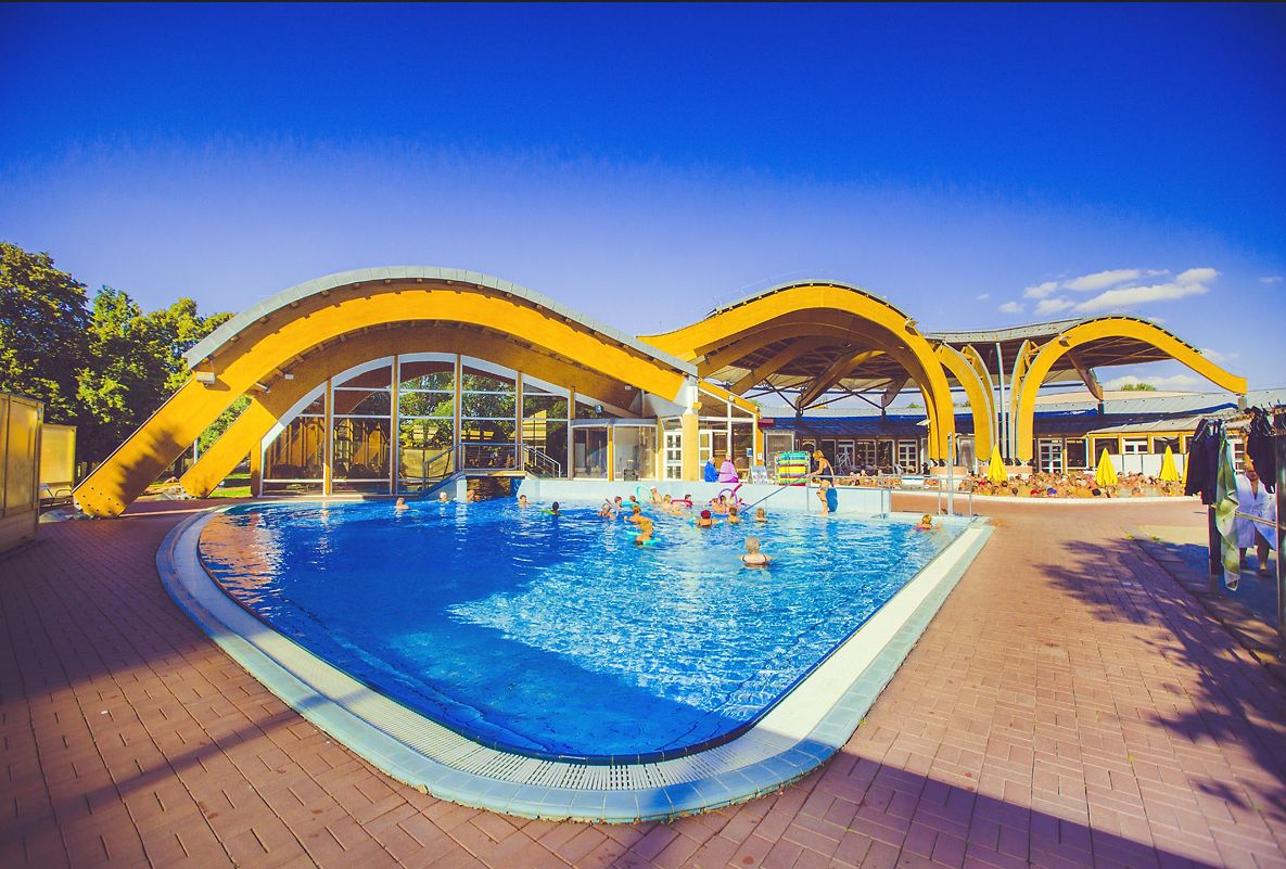 A fedett medencetér átépítése lesz a legfeltűnőbb