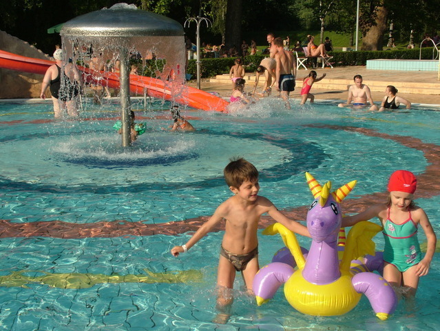 Néhány hét múlva a szabadban is lehet fürödni